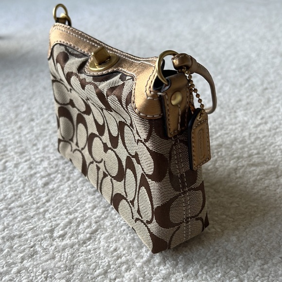 Coach baguette in gold - Picture 2 of 5